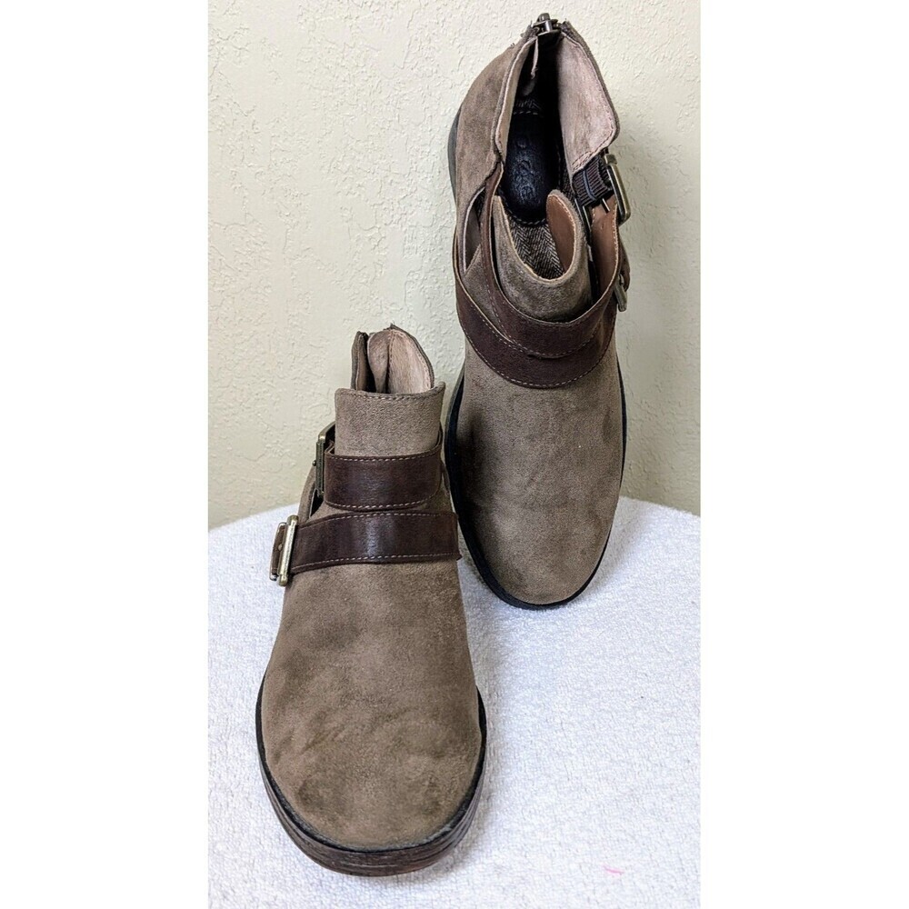 BOC Born Boots Womens 8M Ankle Bootie Brown Fabric Buckle Strap Comfort Z36417